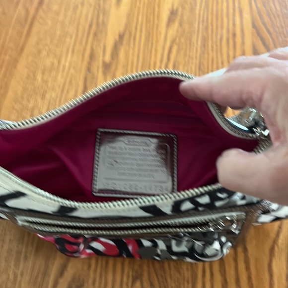 Coach bag with Shoulder strap & shorter strap - Picture 4 of 6